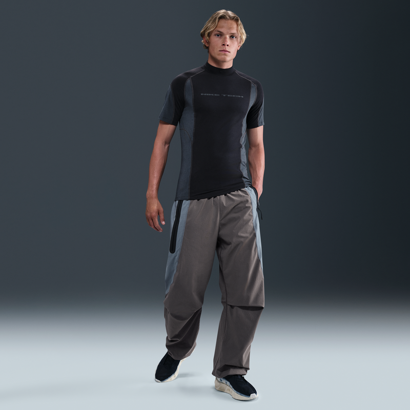 Pants De Tejido Woven Dri-Fit De Colores Contrastantes Oversized Para Hombre Nike Tech Gris