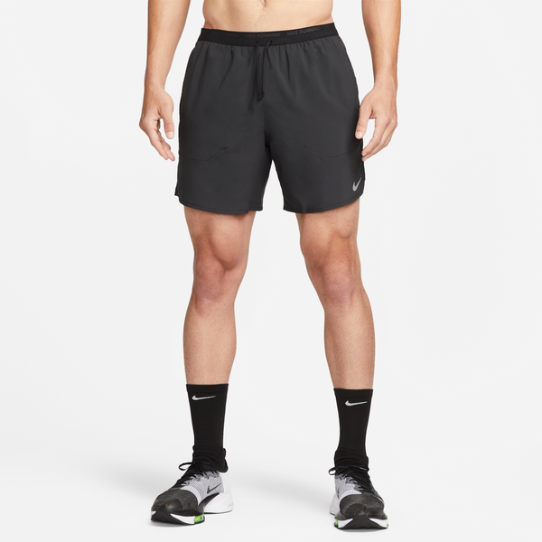 Shorts De Correr Dri-Fit De 18 Cm Con Forro De Ropa Interior Para Hombre Nike Stride Negro