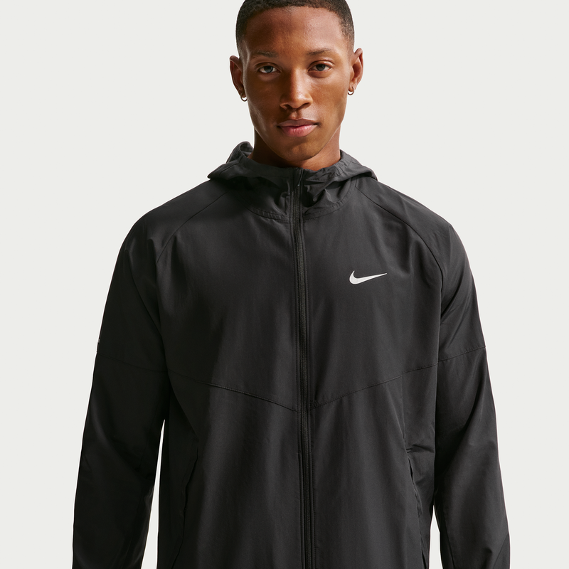 Chamarra de correr Repel para hombre Nike Miler