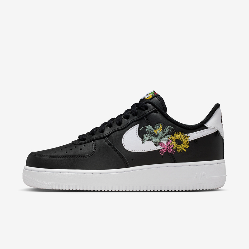 Tenis para mujer Nike Air Force 1 \'07 Premium \\"Flowers\\"
