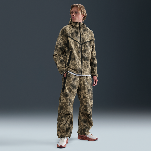 Pants De Tejido Woven Dri-Fit Camuflajeados De Ajuste Holgado Para Hombre Nike Tech Marrón