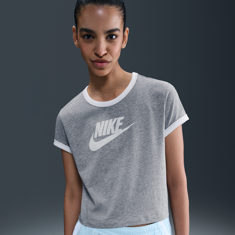 Playera ringer con gráfico para mujer Nike Sportswear Gris