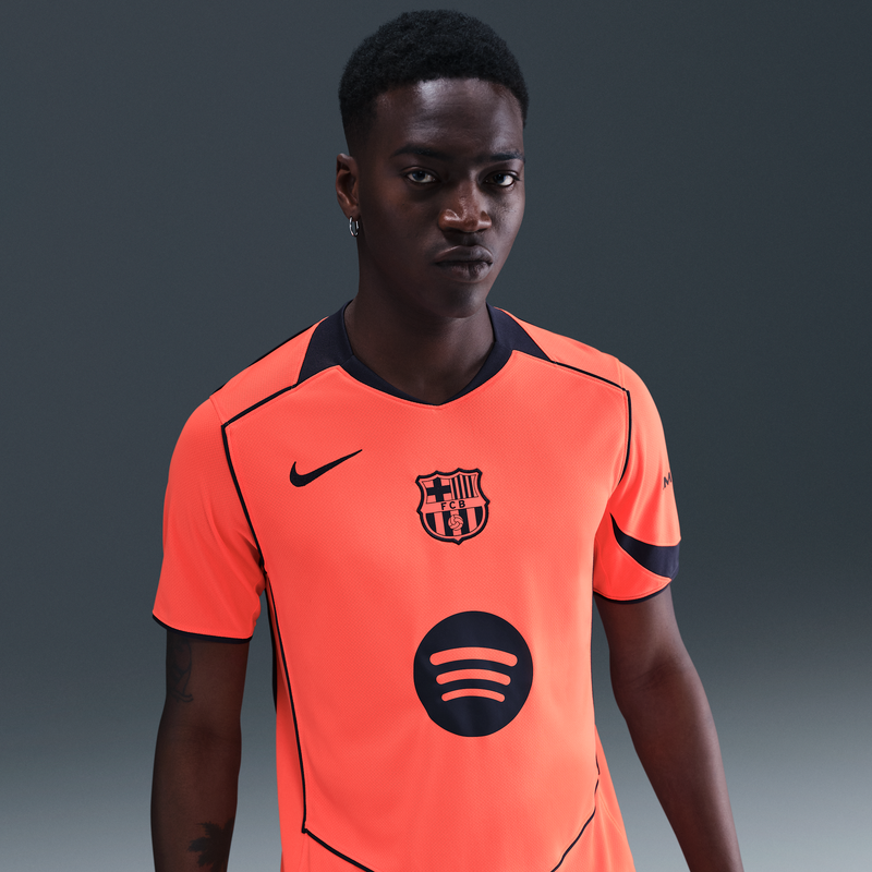Jersey de fútbol Nike Dri-FIT Total 90 Replica del FC Barcelona alternativo 2025/26 Stadium para hombre
