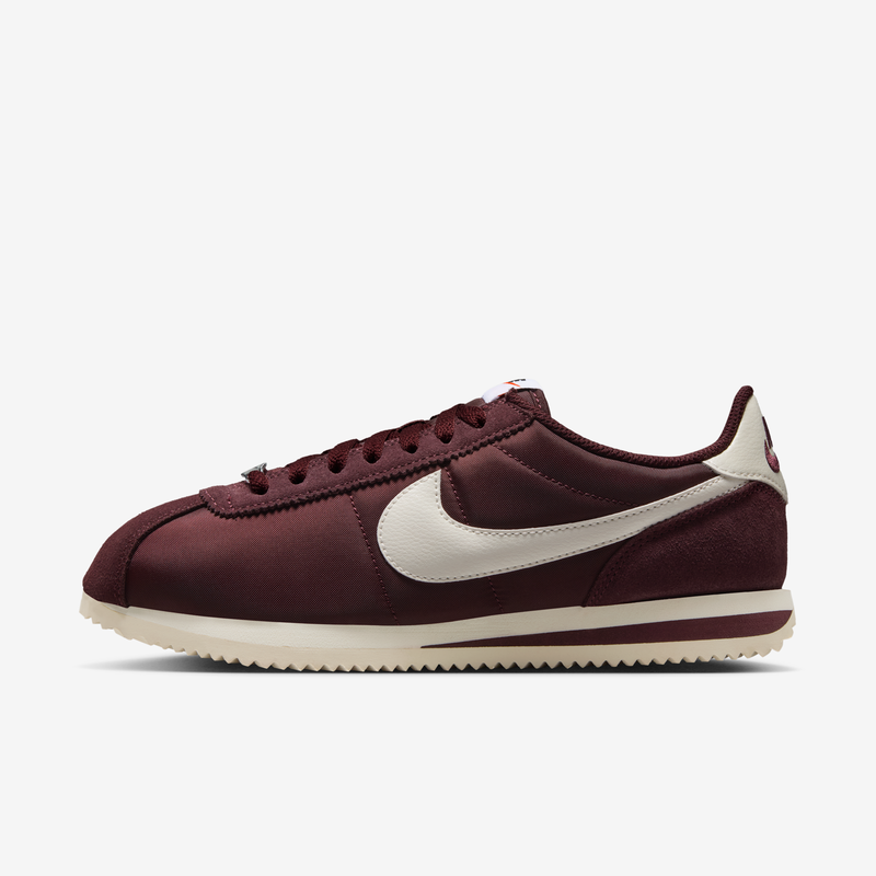 Tenis para mujer Nike Cortez Textile Rojo