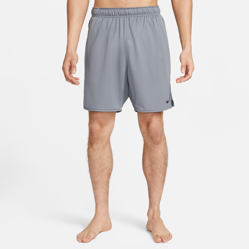 Shorts Versátiles Dri-Fit De 18 Cm Sin Forro Para Hombre Nike Totality Gris