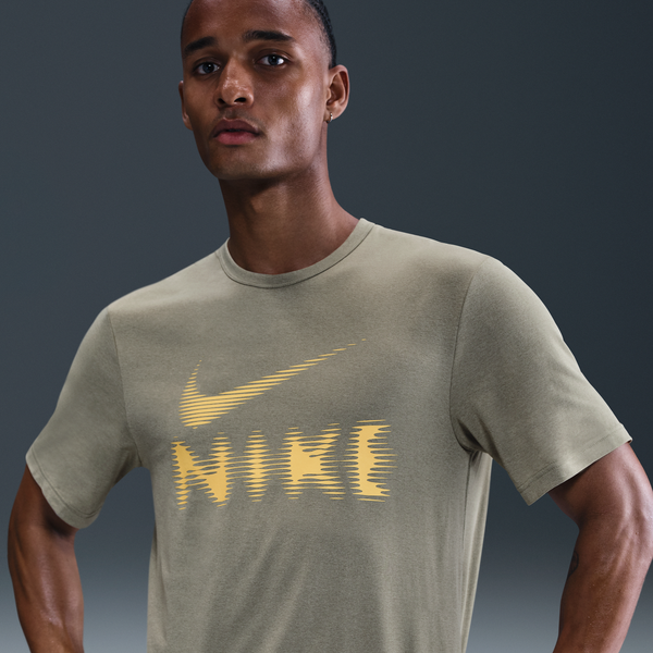 Playera Dri-Fit Uv Versátil Para Hombre Nike Hyverse Verde