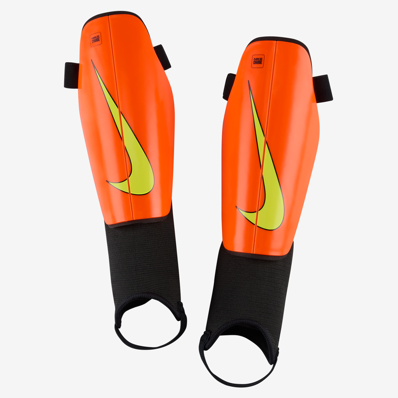 Espinillera De Fútbol Nike Charge Naranja