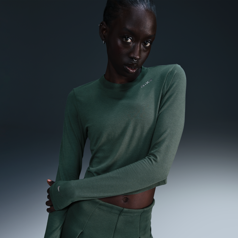 Playera de manga larga slim cropped para mujer Nike Sportswear Chill Knit Verde