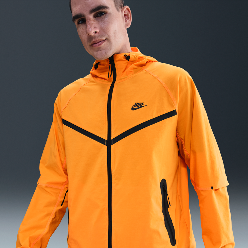 Chamarra de tejido Woven de cierre completo Windrunner para hombre Nike Tech Amarillo
