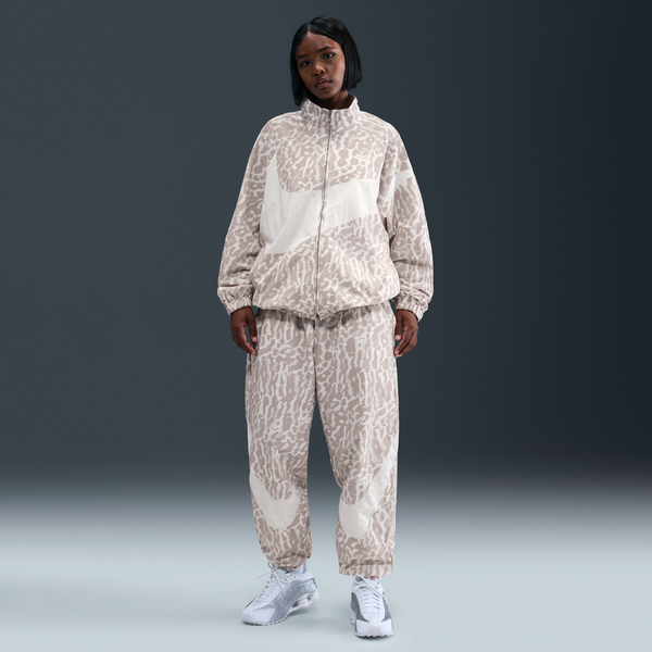 Pantalones De Tejido Woven Estampados Para Mujer Nike Sportswear Gris