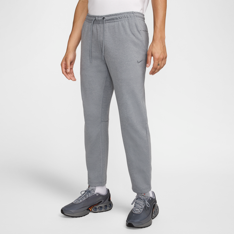 Pants De Alto Rendimiento Dri-Fit De Pierna Entallada Con Protección Uv Para Hombre Nike Primary Fleece Gris