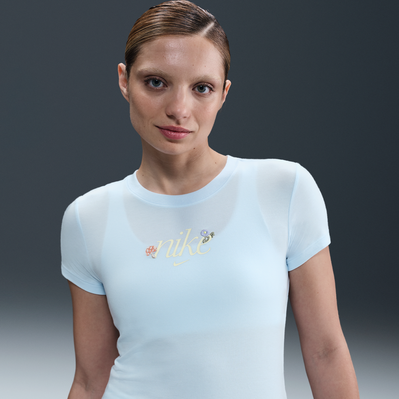 Playera con estampado slim para mujer Nike Sportswear Chill Knit Azul