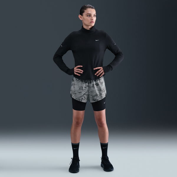 Shorts De Correr Con Diseño Reflejante De Tiro Medio 2 En 1 Para Mujer Nike Swift Gris