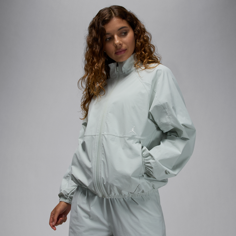 Chamarra Tunnel Dri-Fit Para Mujer Jordan Sport Gris