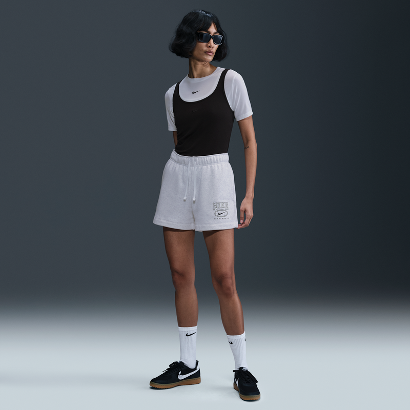 Shorts Con Gráfico De Tiro Medio De 10 Cm Para Mujer Nike Sportswear Club Fleece Marrón