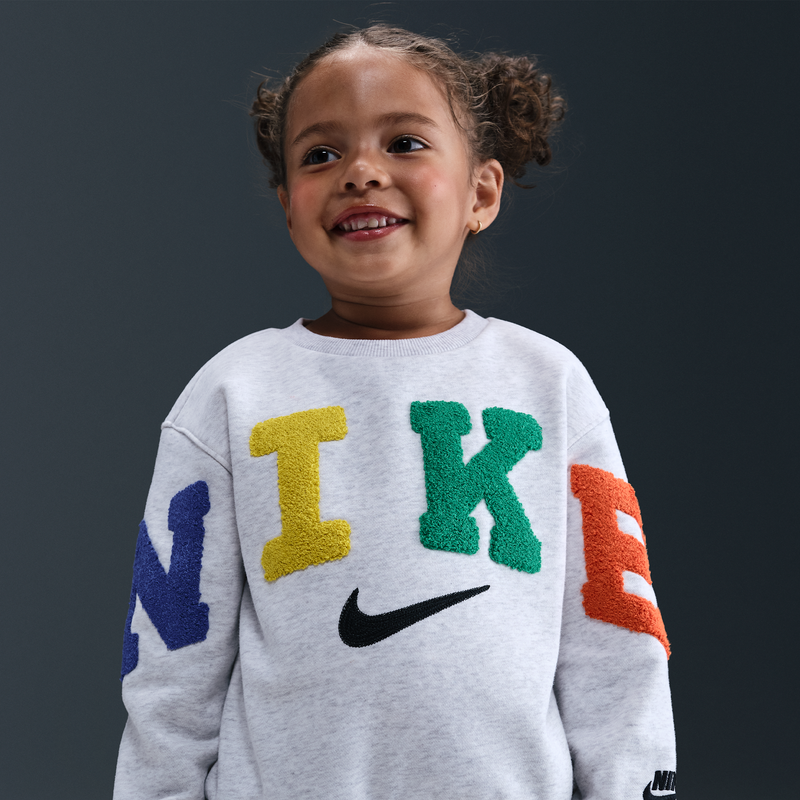 Sudadera de cuello redondo de tejido Fleece Chenille infantil Nike Club Marrón