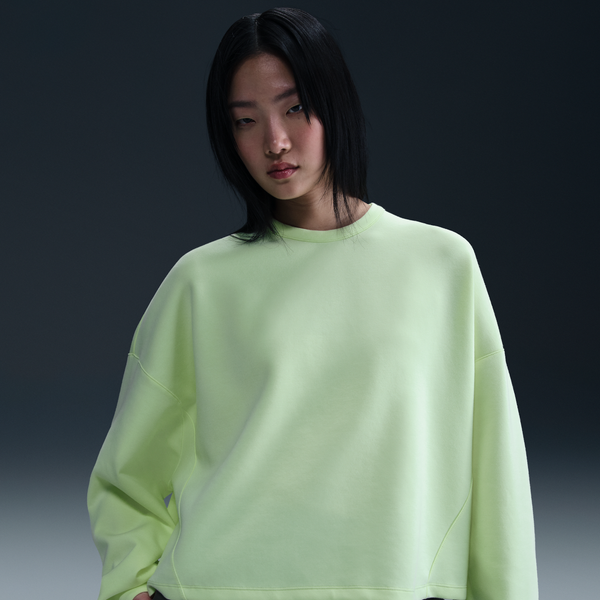 Playera Dri-Fit Oversized De Cuello Redondo Para Mujer Nike 24.7 Impossiblysoft Amarillo