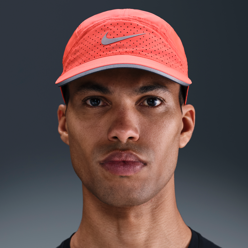 Gorra Con Diseño Reflejante Sin Estructura Nike Fly Dri-Fit Adv Rojo