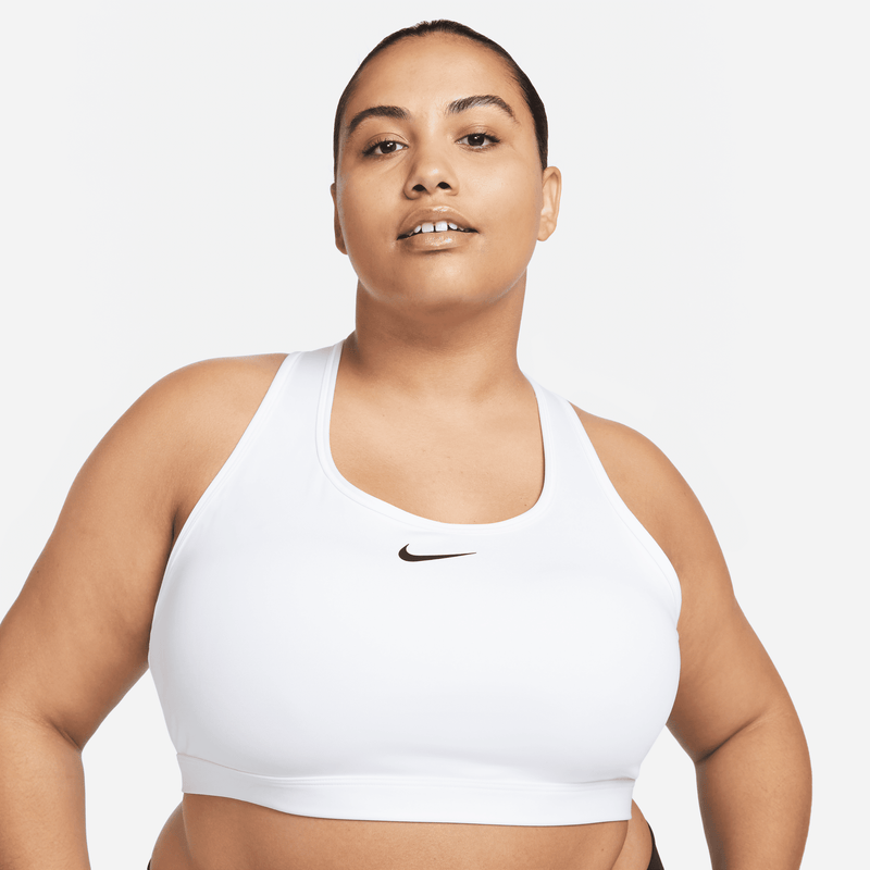 Nike talla grande Bra deportivo con almohadillas para mujer Swoosh Medium Support Blanco