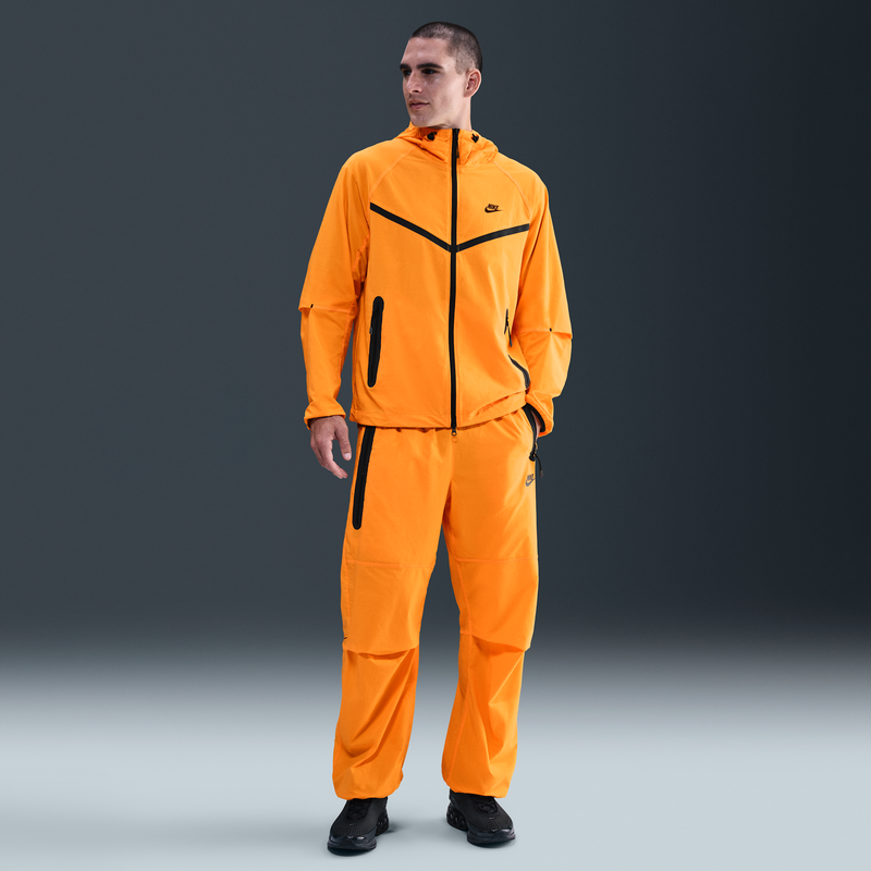 Pants de tejido Woven para hombre Nike Tech Amarillo