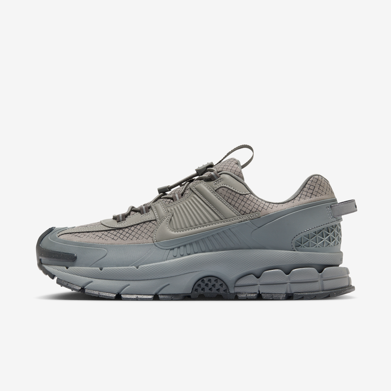 Tenis Para Hombre Nike Zoom Vomero Roam Gris