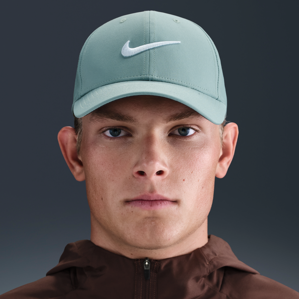 Gorra Swoosh Estructurada Nike Dri-Fit Club Verde