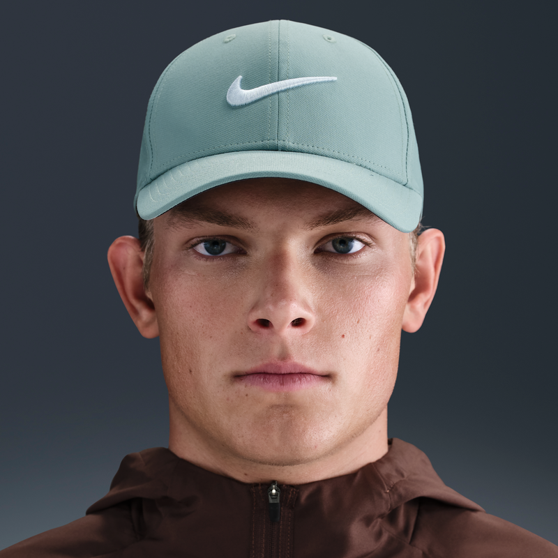 Gorra Swoosh Estructurada Nike Dri-Fit Club Verde
