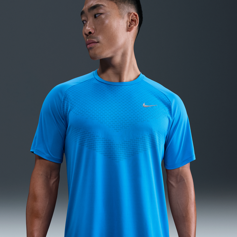 Playera de correr de manga corta Dri-FIT ADV para hombre Nike Stride Azul