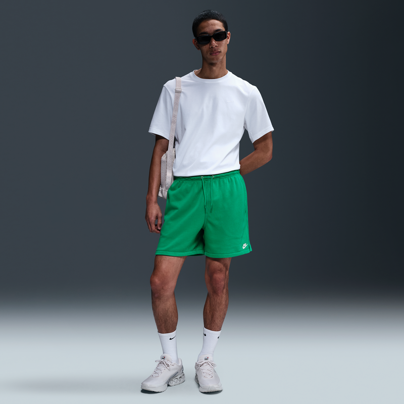 Shorts de French Terry Flow para hombre Nike Club Verde
