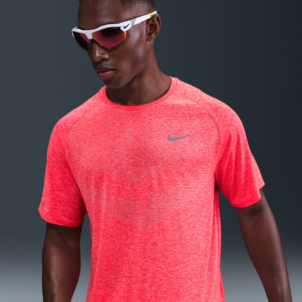 Playera De Correr De Manga Corta Dri-Fit Adv Para Hombre Nike Stride Rojo