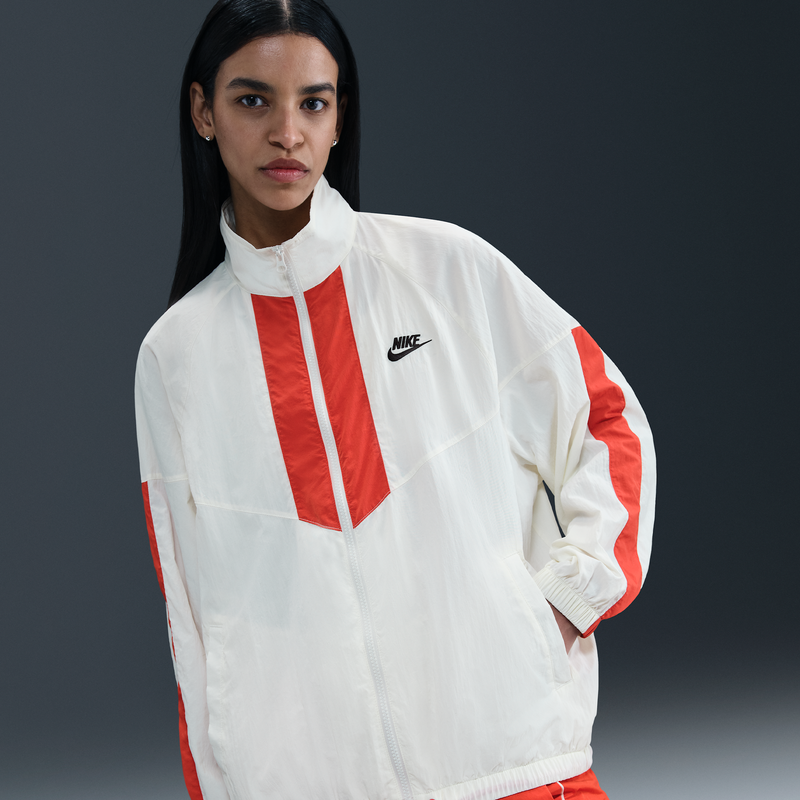 Chamarra oversized para mujer Nike Sportswear Windrunner Blanco