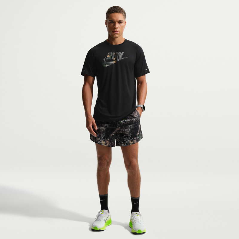 Shorts de correr Dri-FIT Realtree® de 13 cm con forro de ropa interior para hombre Nike Stride