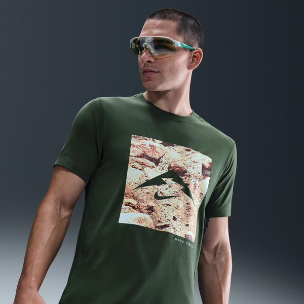 Playera De Trail Running Dri-Fit Para Hombre Nike Verde