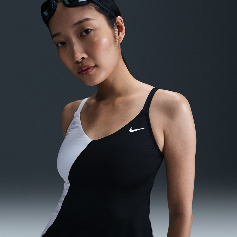 Natación Nike Tankini con cuello en V para mujer Negro