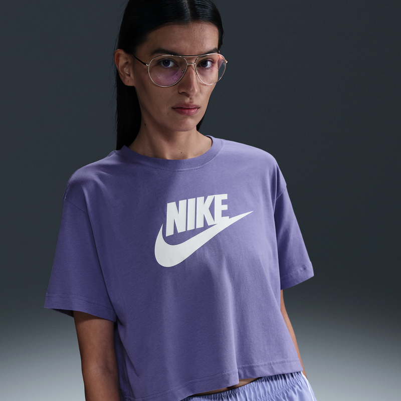 Playera Cropped Con Logotipo Para Mujer Nike Sportswear Essential Morado