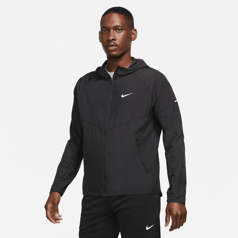Chamarra de correr Repel para hombre Nike Miler Negro