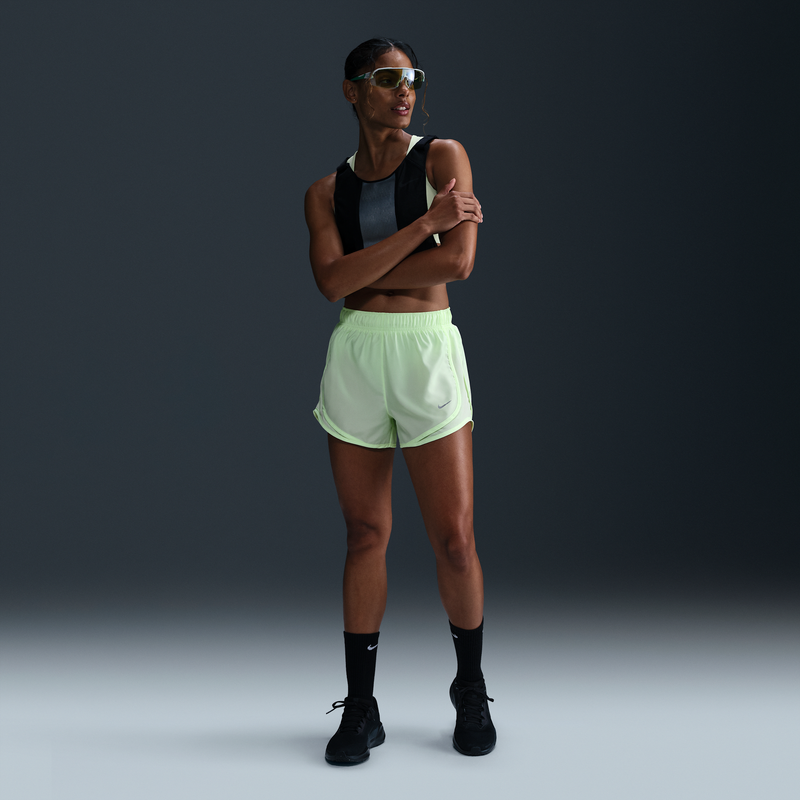 Shorts De Correr Dri-Fit De Tiro Medio Con Forro De Ropa Interior Para Mujer Nike Tempo Amarillo