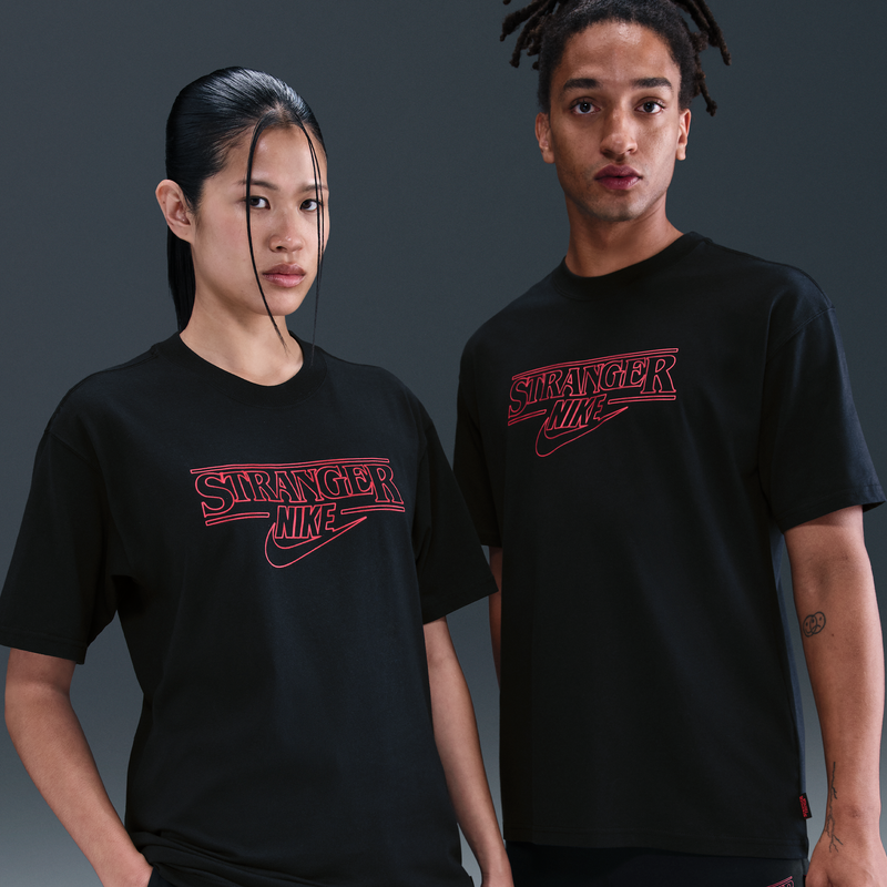 Playera para hombre Nike x Stranger Things Negro