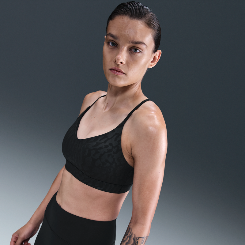 Bra deportivo estampado ajustable con almohadillas de baja sujeción para mujer Nike Indy Negro