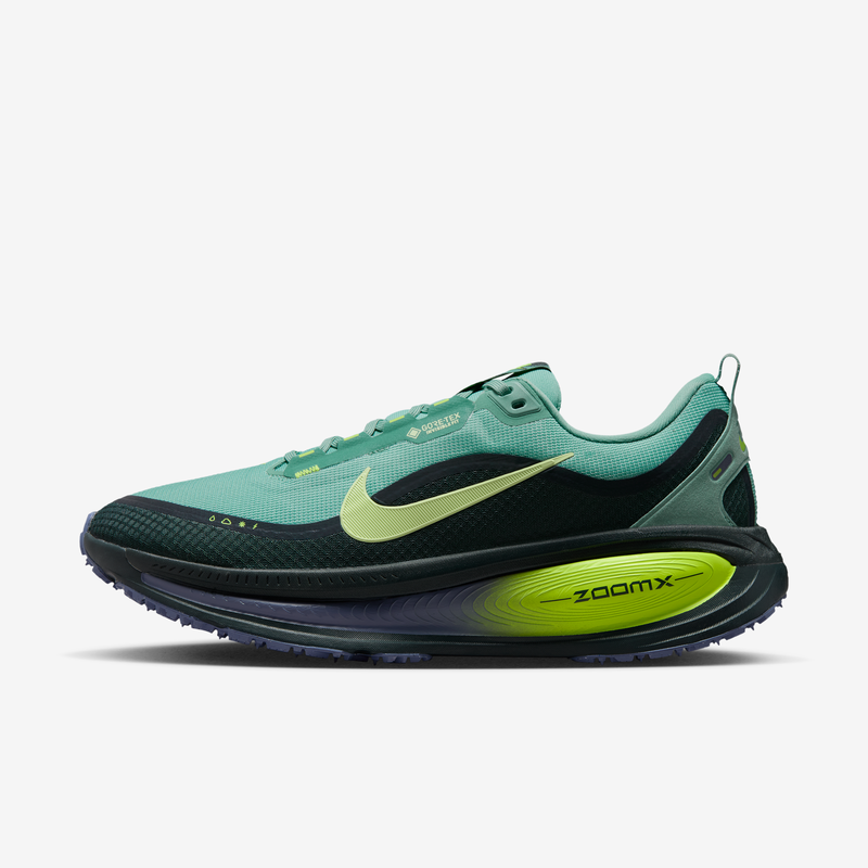 Nike Vomero 18 GORE-TEX tenis de correr en pavimento impermeables con elementos de diseño reflectante Hombre Verde
