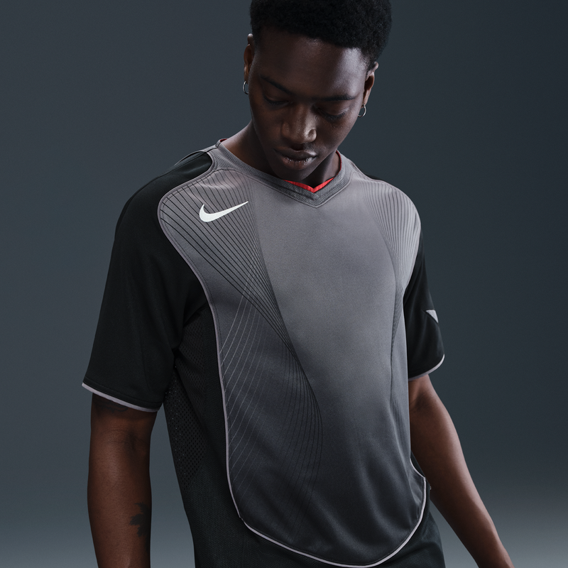 Jersey de fútbol de manga corta Dri-FIT para hombre Nike Total 90 Negro