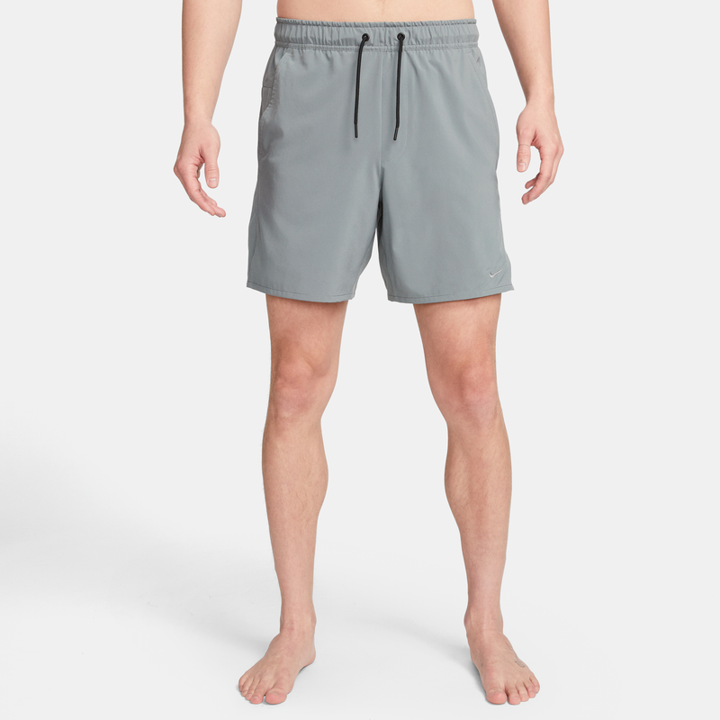 Shorts versátiles Dri-FIT de 18 cm sin forro para hombre Nike Unlimited Gris