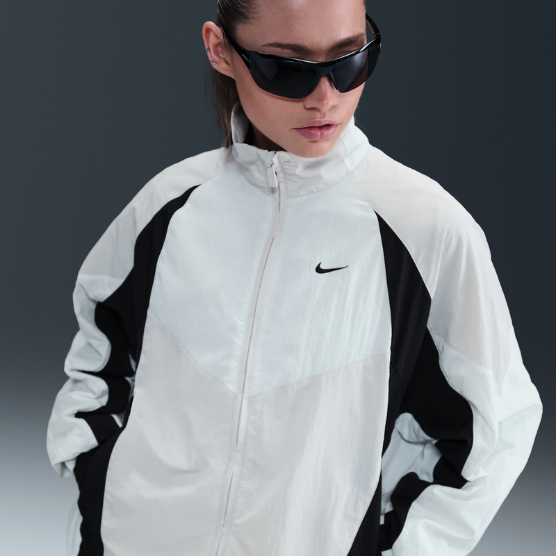Chamarra Deportiva Oversized Para Mujer Nike Sportswear Gris