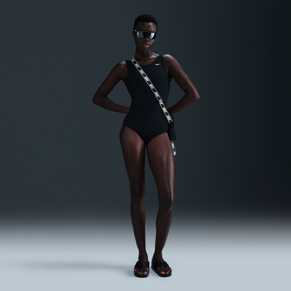 Traje De Baño De Una Sola Pieza De Altura Baja En Las Piernas Y Espalda En U Nike Swim Hydrastrong Para Mujer Negro