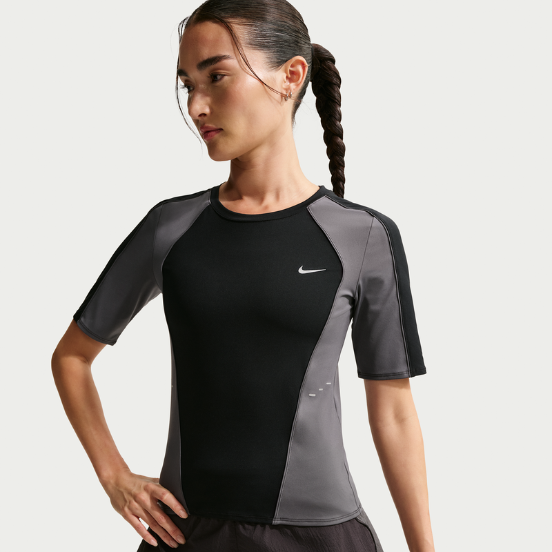Playera de correr de manga corta Dri-FIT para mujer Nike Swift