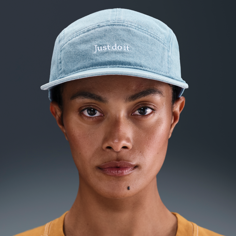 Gorra de denim sin estructura Nike Fly