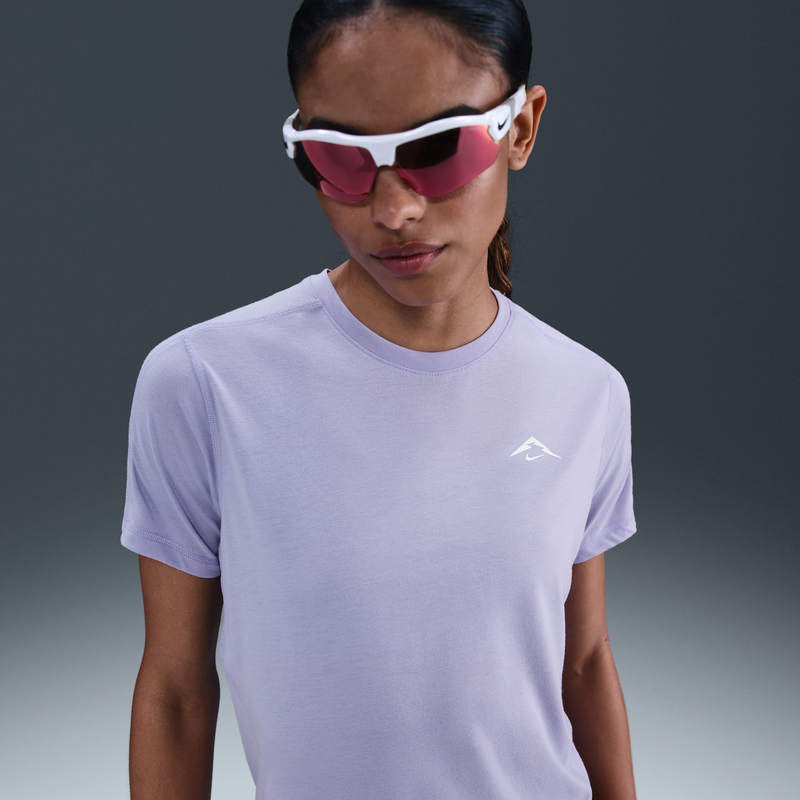 Playera De Correr De Manga Corta Dri-Fit Para Mujer Nike Trail Morado