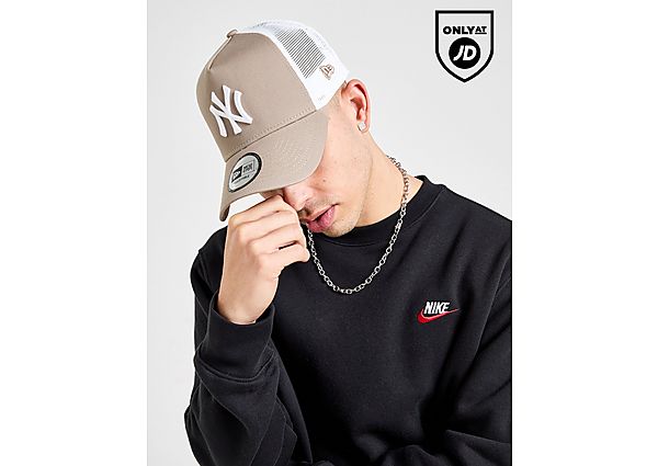 New Era MLB New York Yankees Snapback Trucker Cap