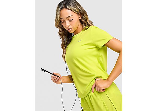 Nike (R)TEMPO T