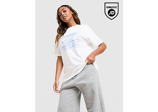 Nike Air Max Moto 2K Boyfriend T-Shirt